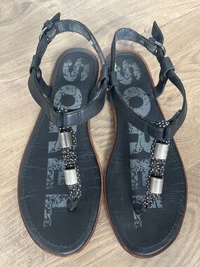 Sorel Black Beaded T-Strap Women's Sandals - size 7